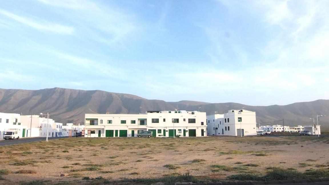Islote House Apartment Famara Bagian luar foto